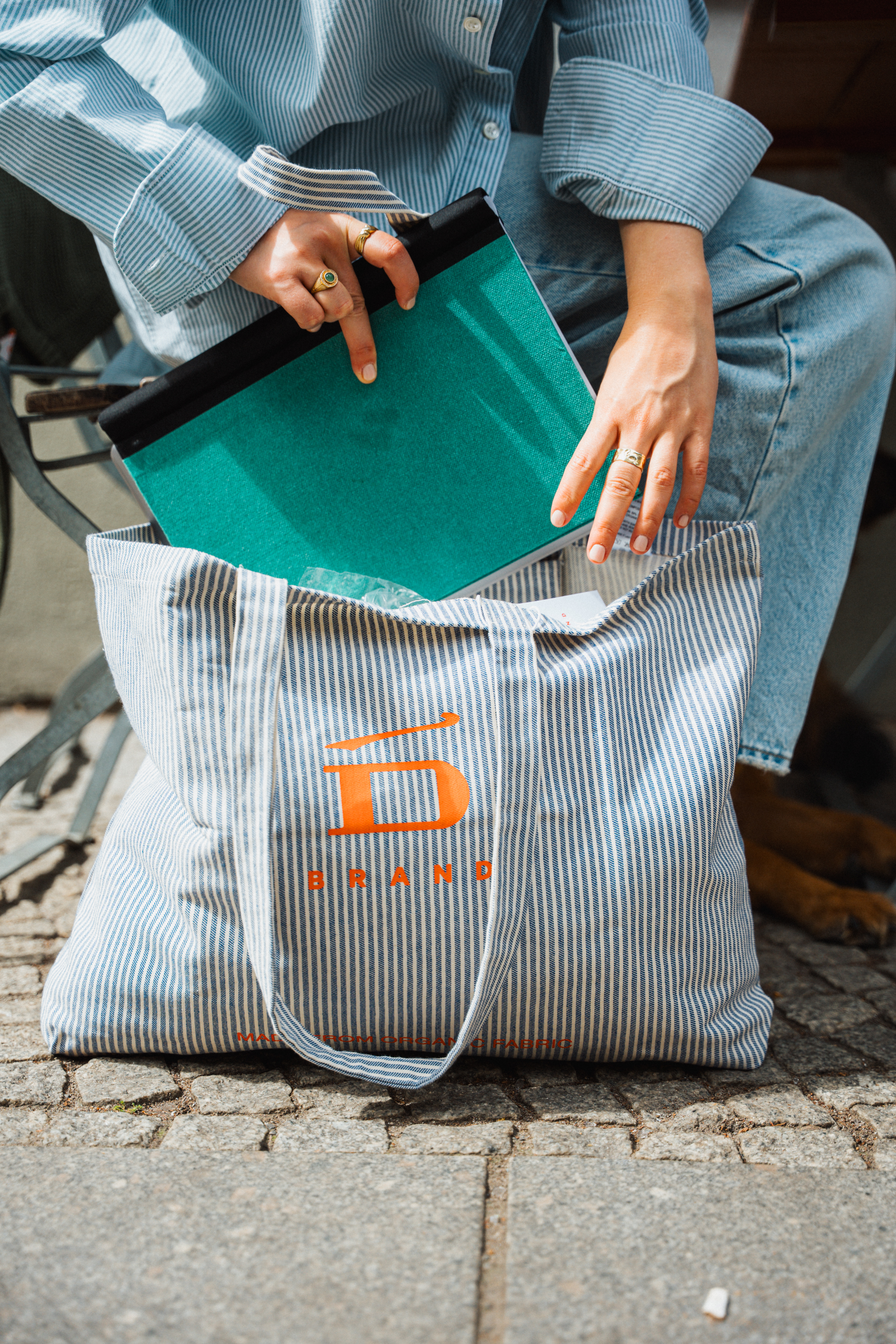Annabella mit D-Brand Tote Bag